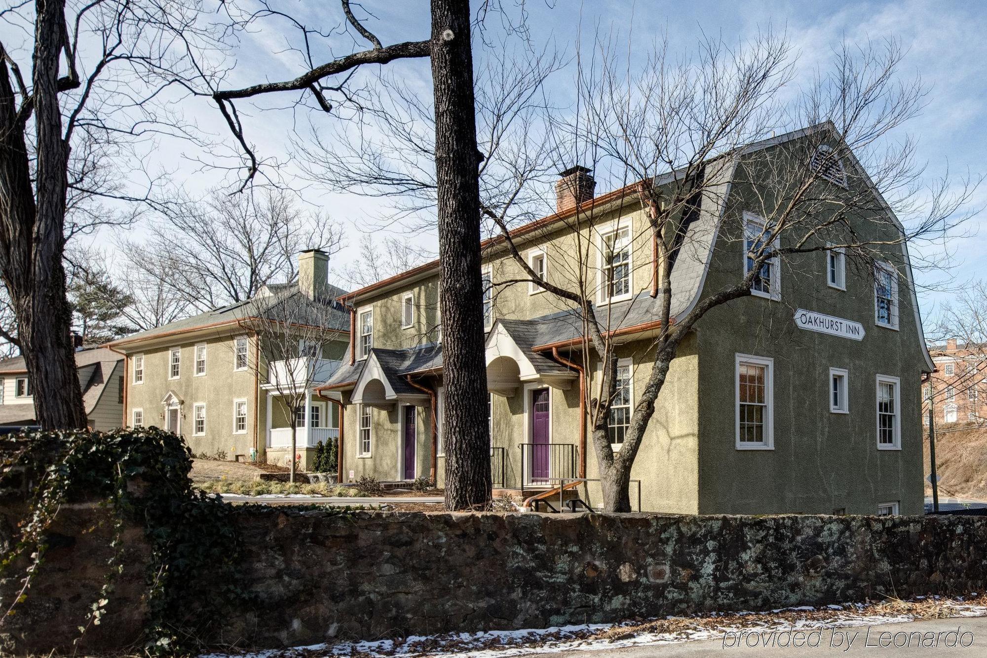 Oakhurst Inn At The University ชาร์ลอตต์สวิลล์ ภายนอก รูปภาพ